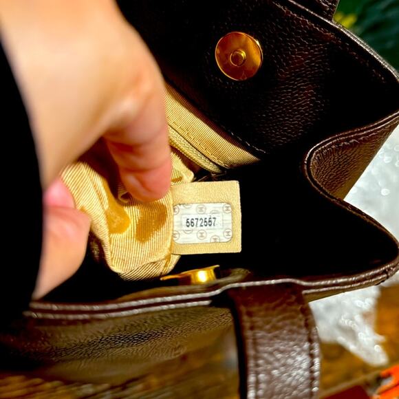 Vintage Chanel Caviar Leather Tote Bag Gold-Tone CC Turn-Lock - Picture 9 of 9